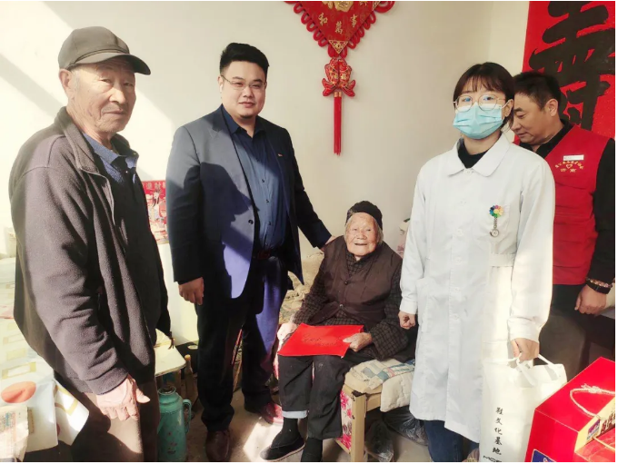 愛(ài)在重陽(yáng)節，慰問(wèn)暖人心