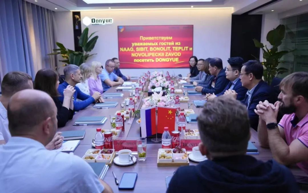 熱烈歡迎俄羅斯AAC協(xié)會(huì )會(huì )長(cháng)Gleb Grinfeld一行來(lái)訪(fǎng)東岳機械